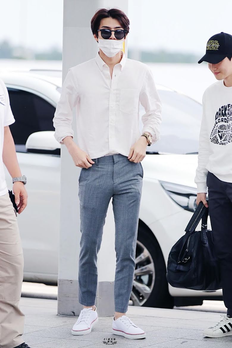 10-unforgettable-airport-outfits-that-prove-sehun-is-the-king-of-style-17