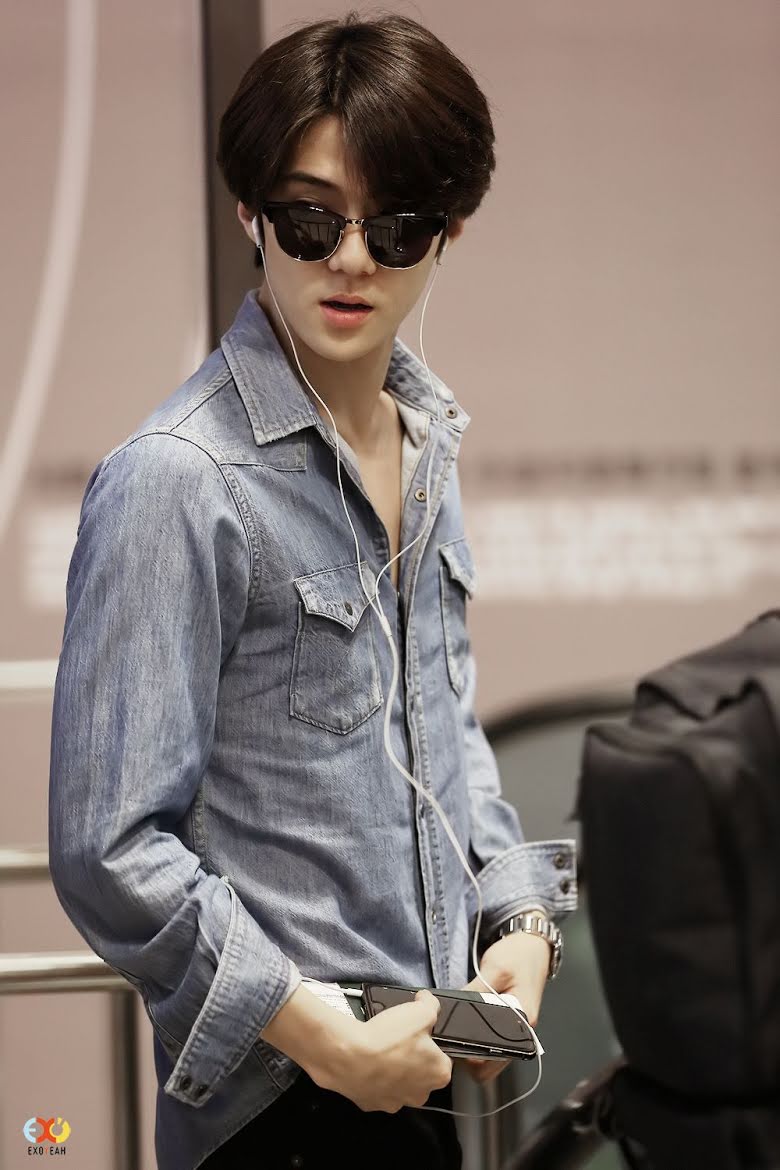 10-unforgettable-airport-outfits-that-prove-sehun-is-the-king-of-style-20