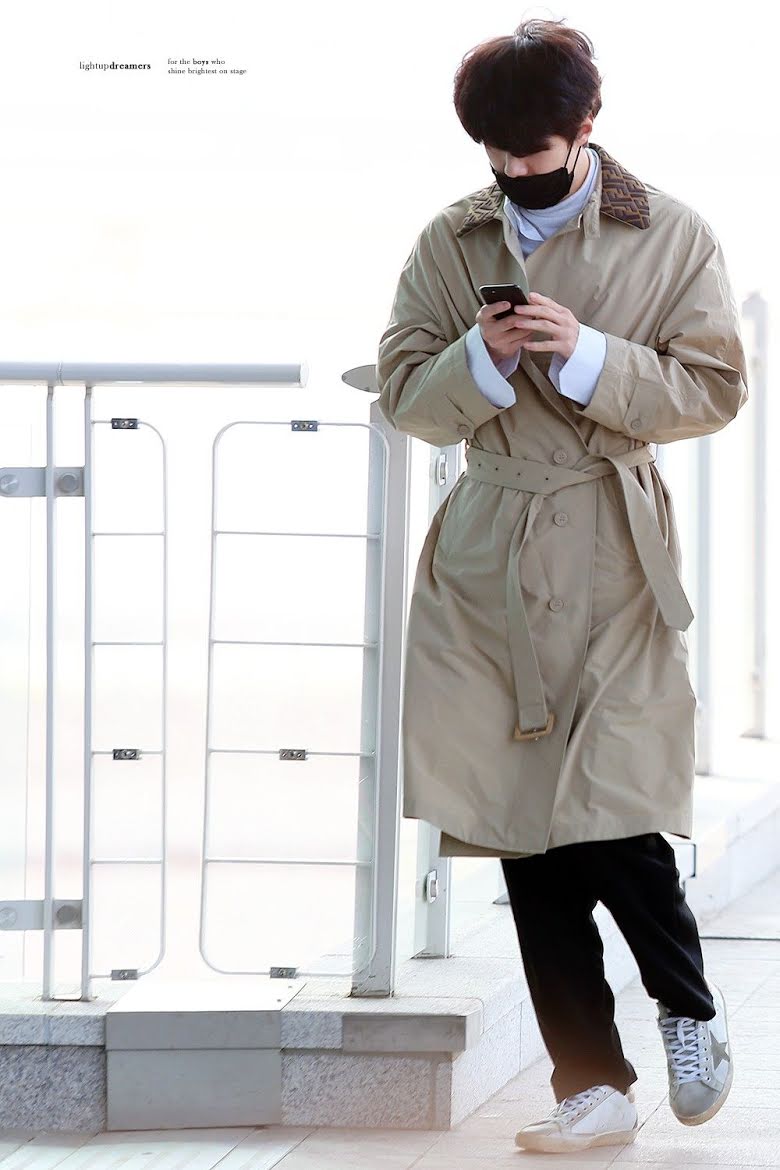 10-unforgettable-airport-outfits-that-prove-sehun-is-the-king-of-style-5