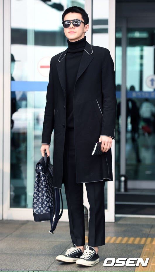 10-unforgettable-airport-outfits-that-prove-sehun-is-the-king-of-style-8