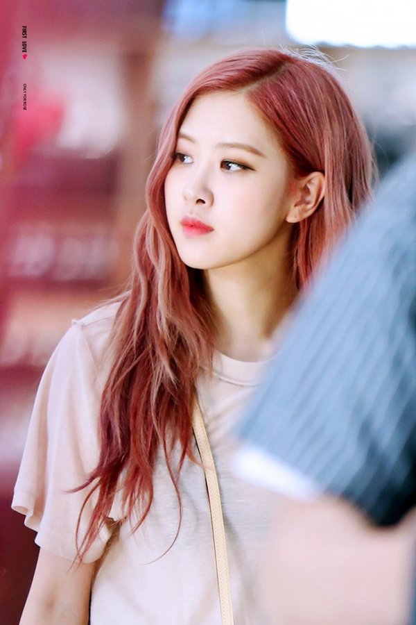BLACKPINK-Rosé-Reveals-The-Person-Encouraged-Her-To-Become-An-Idol-1