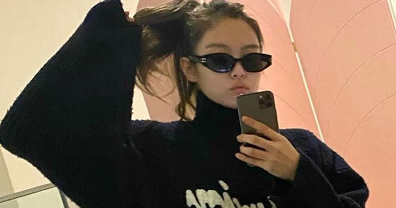 BLACKPINK’s Jennie Radiates Effortless Cool And Chic Charm Dressed All In Black