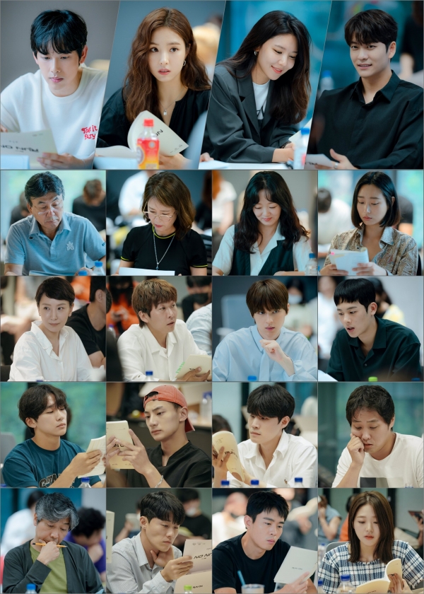 drama-run-on-releases-photos-of-im-si-wan-shin-se-kyung-and-more-at-first-script-reading-session-4