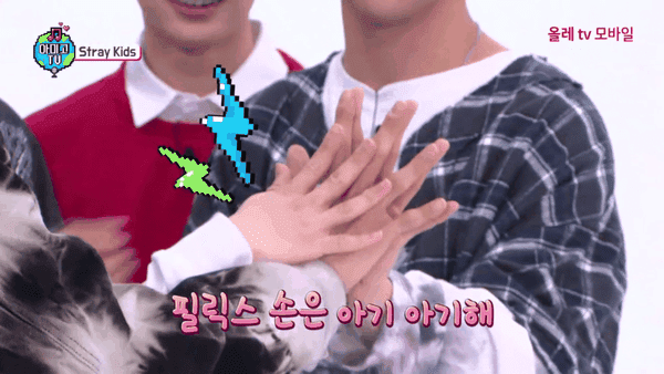 female-idols-with-big-hands-and-male-idols-with-small-hands-a-thread-15