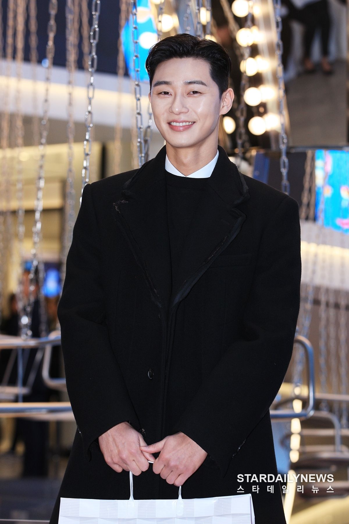 Park Seo Joon Revealed To Have Bought 6-Floor Building Worth 11 Billion
