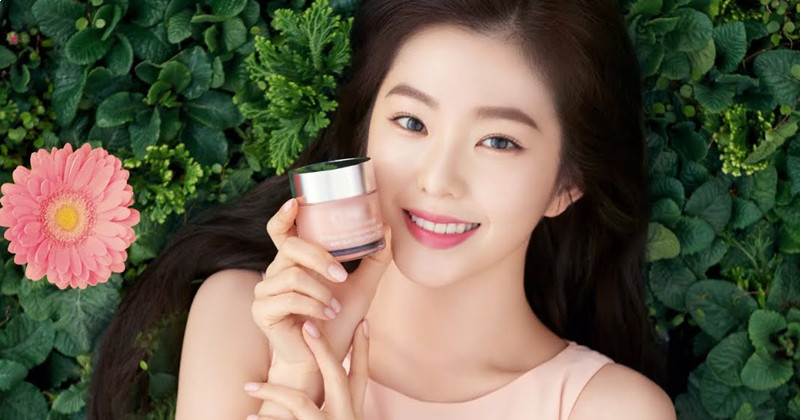 CLINIQUE Removes Red Velvet Irene From Advertising Posters After Her Controversy
