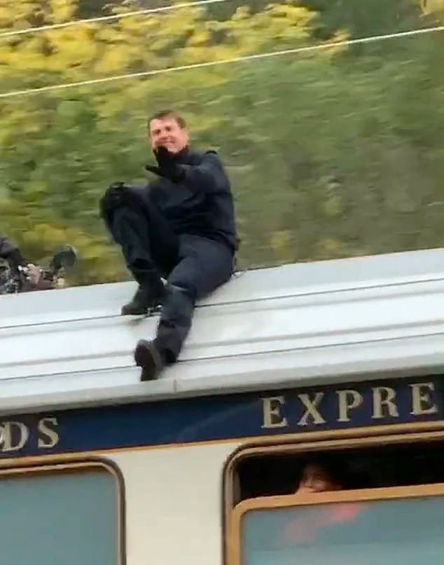 Tom-Cruise-Does-Dangerous-His-Train-Scene-In-Mission-Impossible-7-On-His-Own-5
