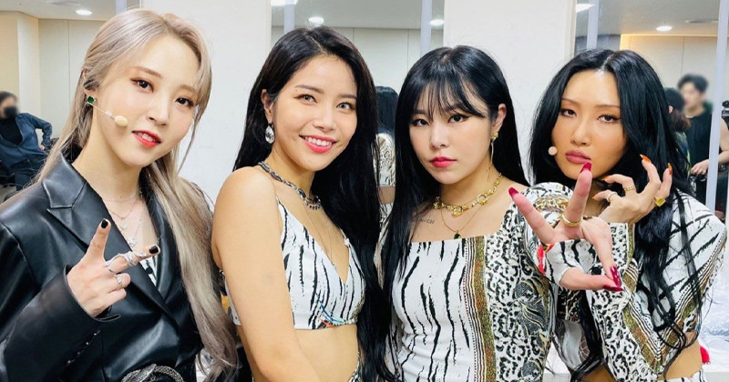 MAMAMOO Solar And Moonbyul Renew Contracts With RBW, Wheein And Hwasa In Discussion
