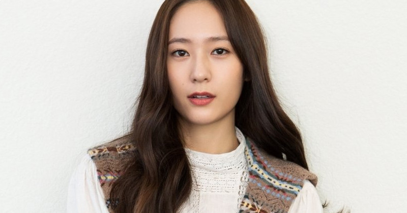 f(x)’s Krystal Shares Thoughts On Potentially Returning To Singing, Jessica’s Reaction To Her Silver-Screen Debut