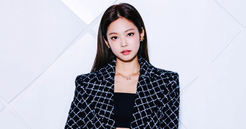 BLACKPINK Jennie and 16 Moments Showing How She's Obsessed With This Brand