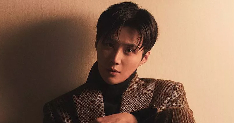Insiders Share That Kim Seon Ho Won't Do Any New Project In 2022 After Finishing His Film 'Sad Tropics'