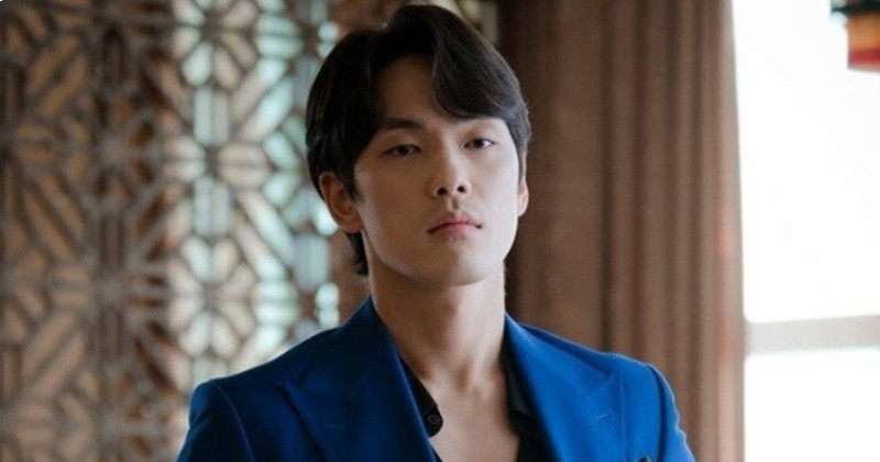 Kim Jung Hyun In Discussion For His 1st Drama Return After His Hiatus