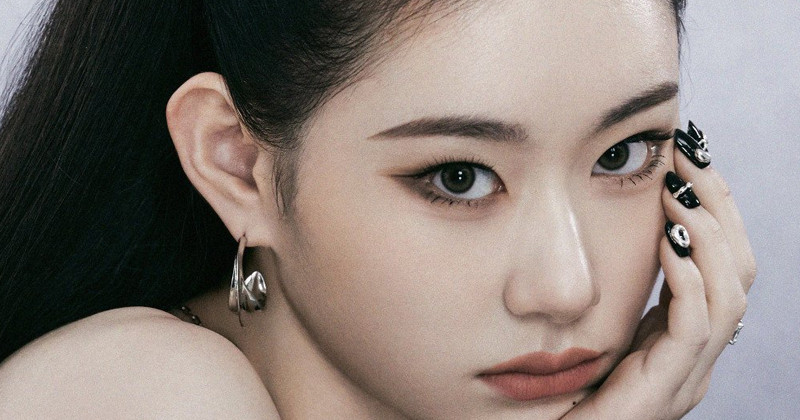 ITZY Chaeryeong Exudes Powerful Charisma In Her Concept Photo For 'CHESHIRE'