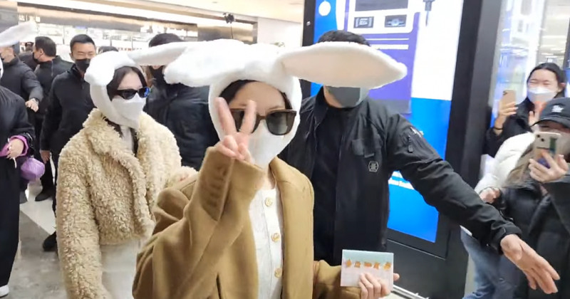 TWICE Members Garner Attention With Their Latest Airport Fashion