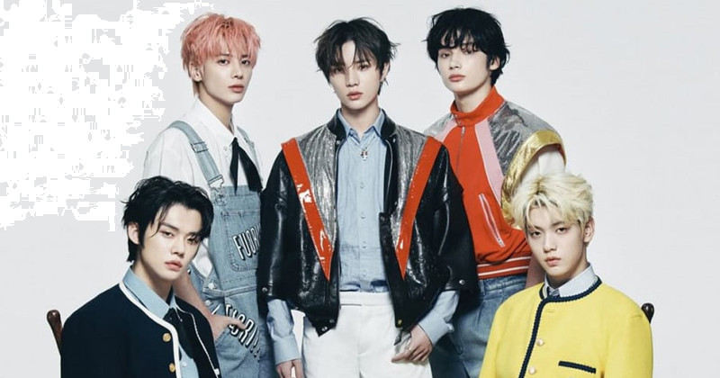 TXT Capture The Youthful Charms Of 'Gucci' For The February Cover Of 'Esquire'