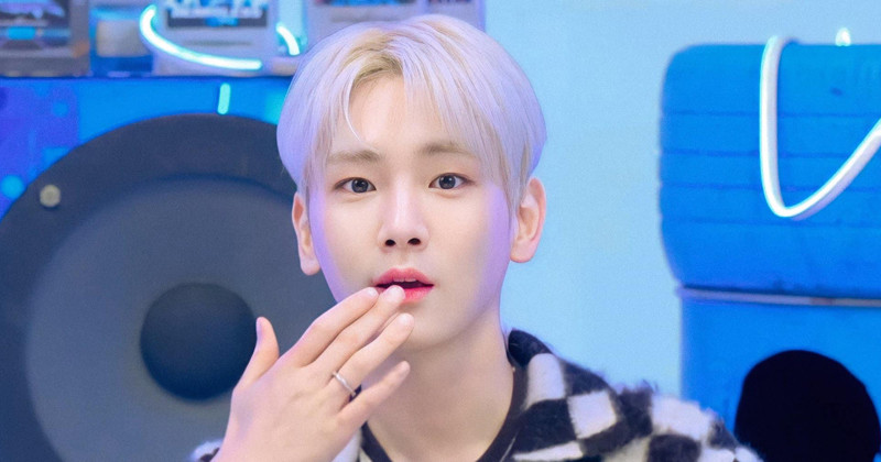 "Our Company Is Going Through A Lot," SHINee Key Alludes To SM Entertainment's Current Troubles In Live Broadcast With Fans