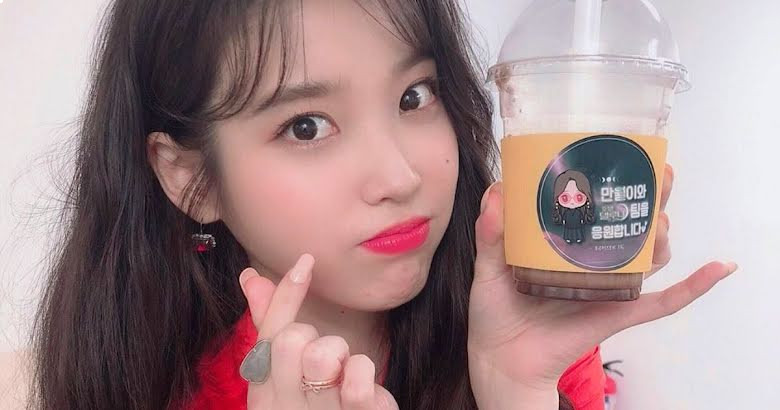 IU Once Again Proves She’s The Kindest K-Pop Idol To Her Fans By Preparing Snacks For Them At The Airport
