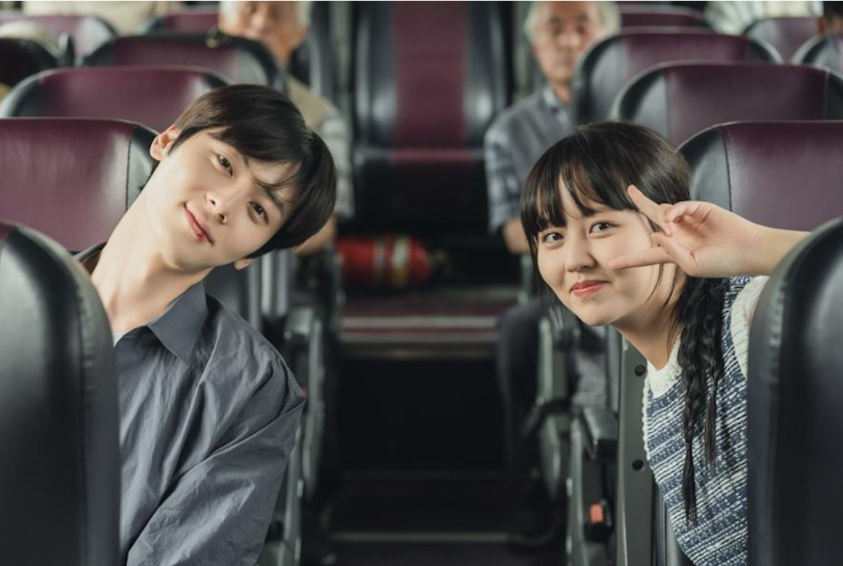 Hwang Minhyun And Kim So Hyun Have Playful Chemistry On Set Of “My Lovely Liar”