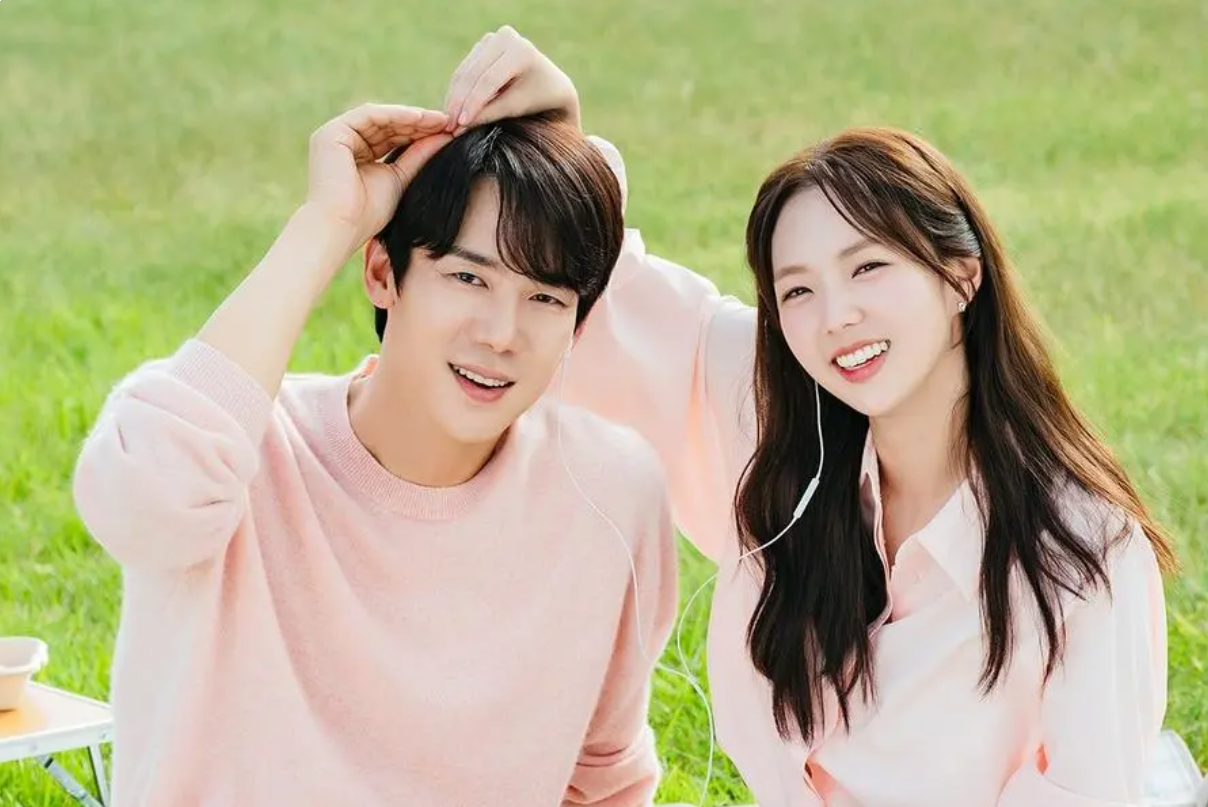 Yoo Yeon Seok And Chae Soo Bin Pick Their Favorite Scenes From "When The Phone Rings" Ahead Of Finale