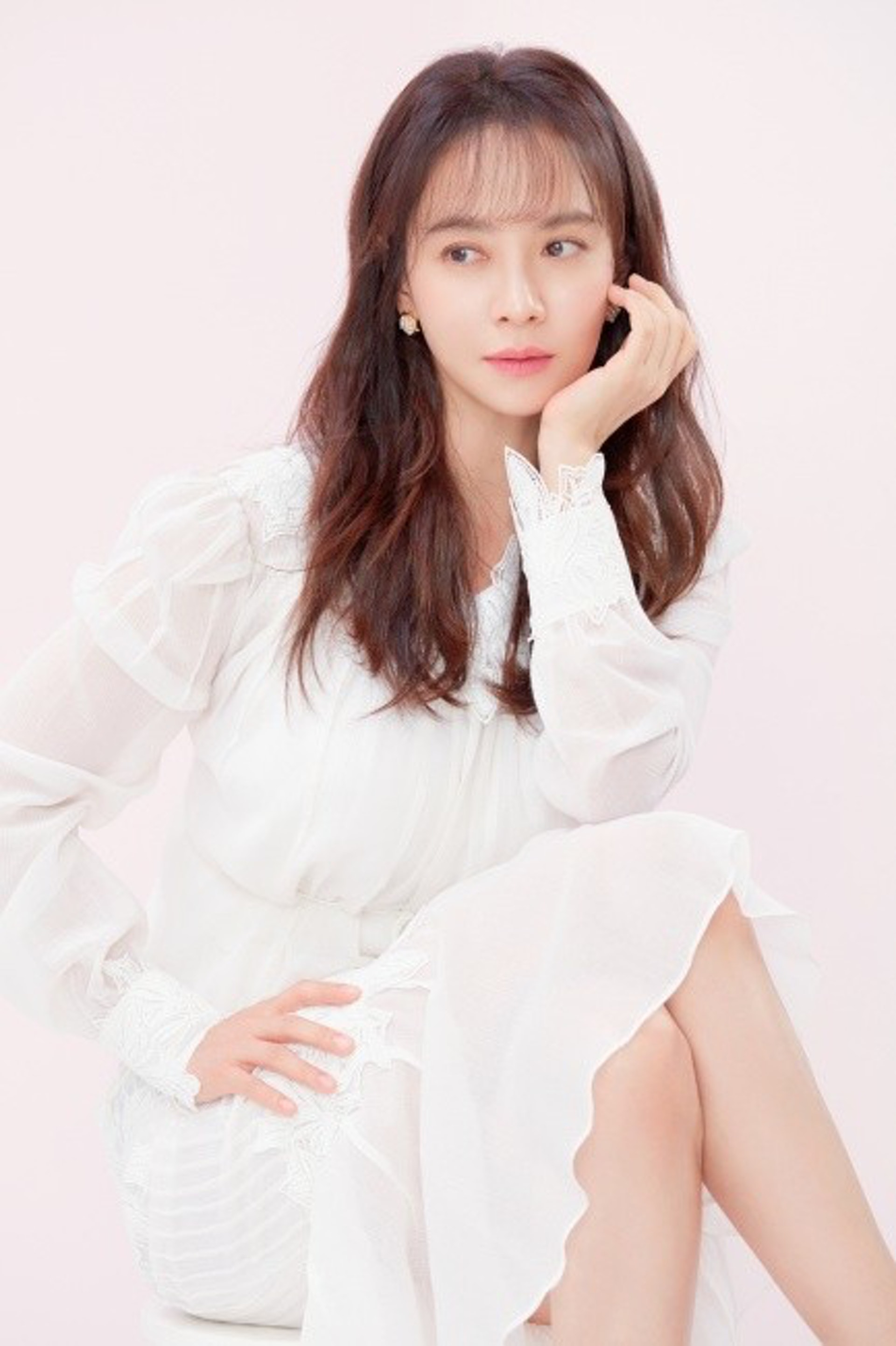 song-ji-hyo-confirms-to-star-in-new-drama-come-to-the-witchs-restaurant