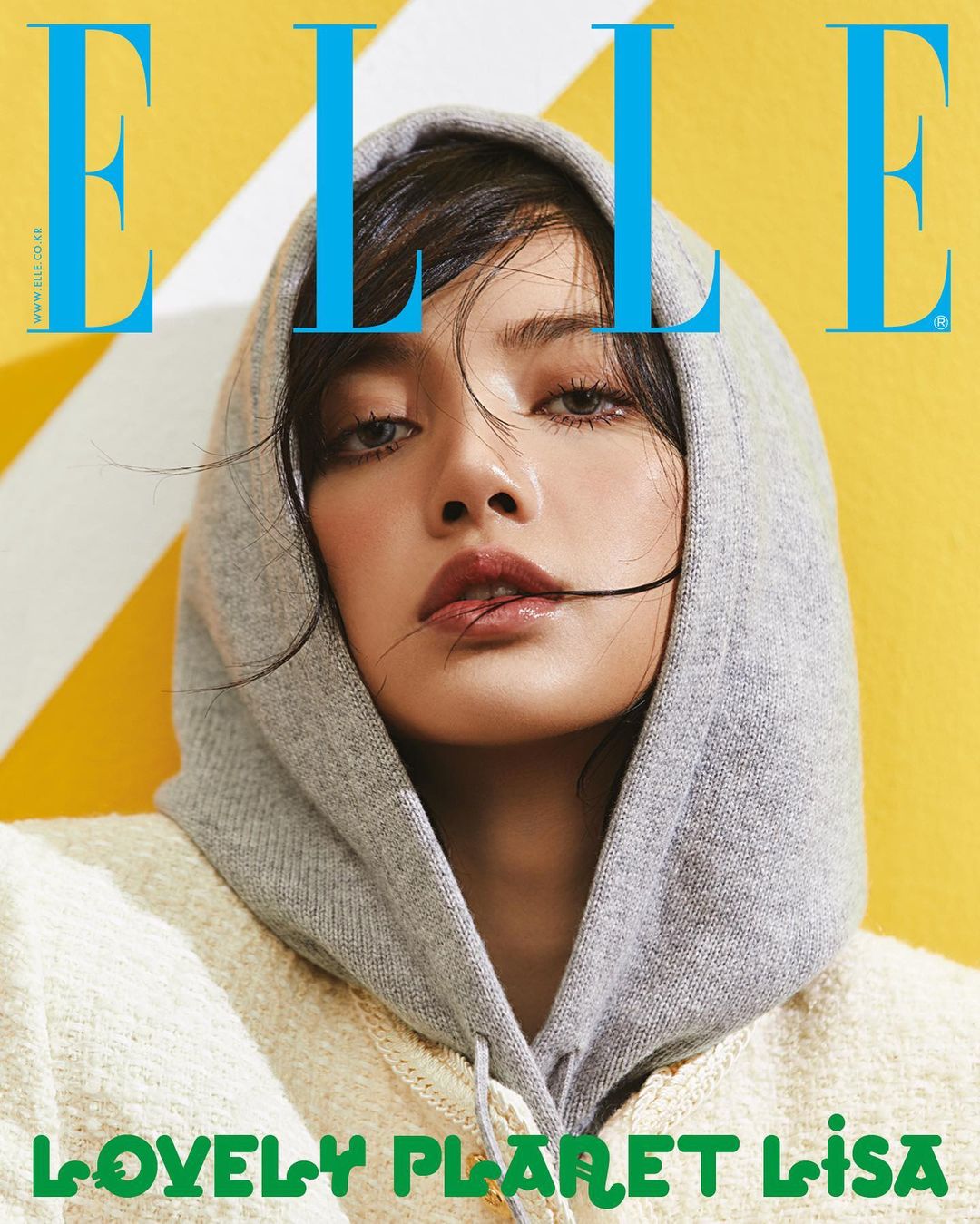 blackpink-lisa-conducts-new-pictorial-titled-lovely-planet-lisa-with-elle-magazine