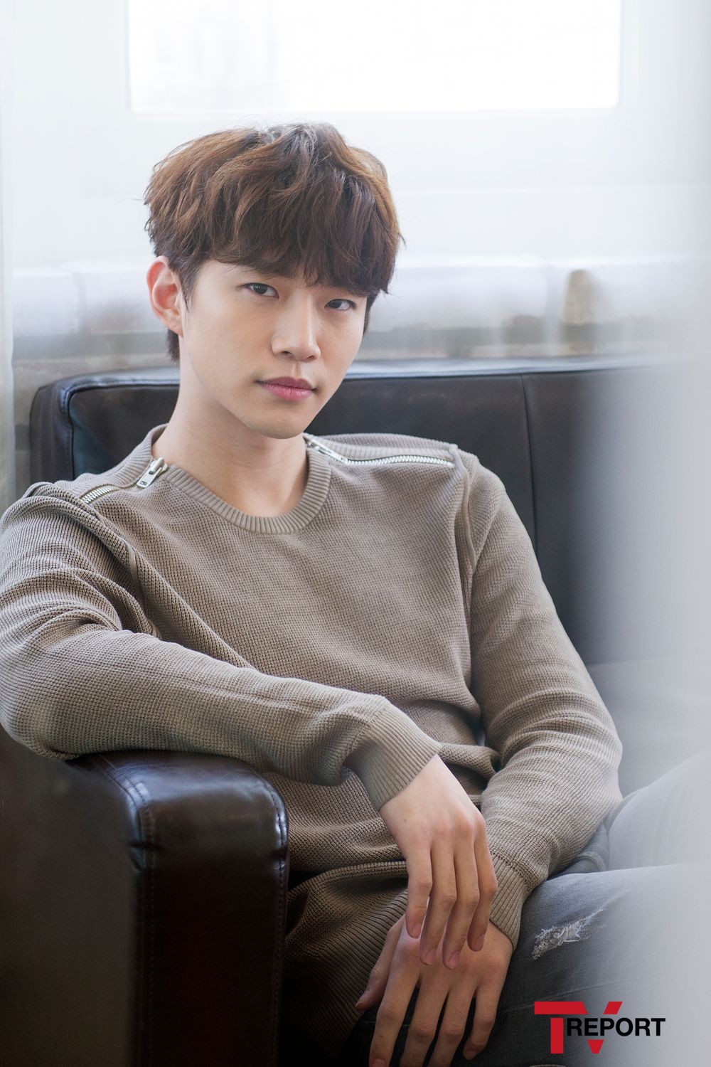 2pm-junho-to-be-officially-discharged-from-military-service-on-march-20