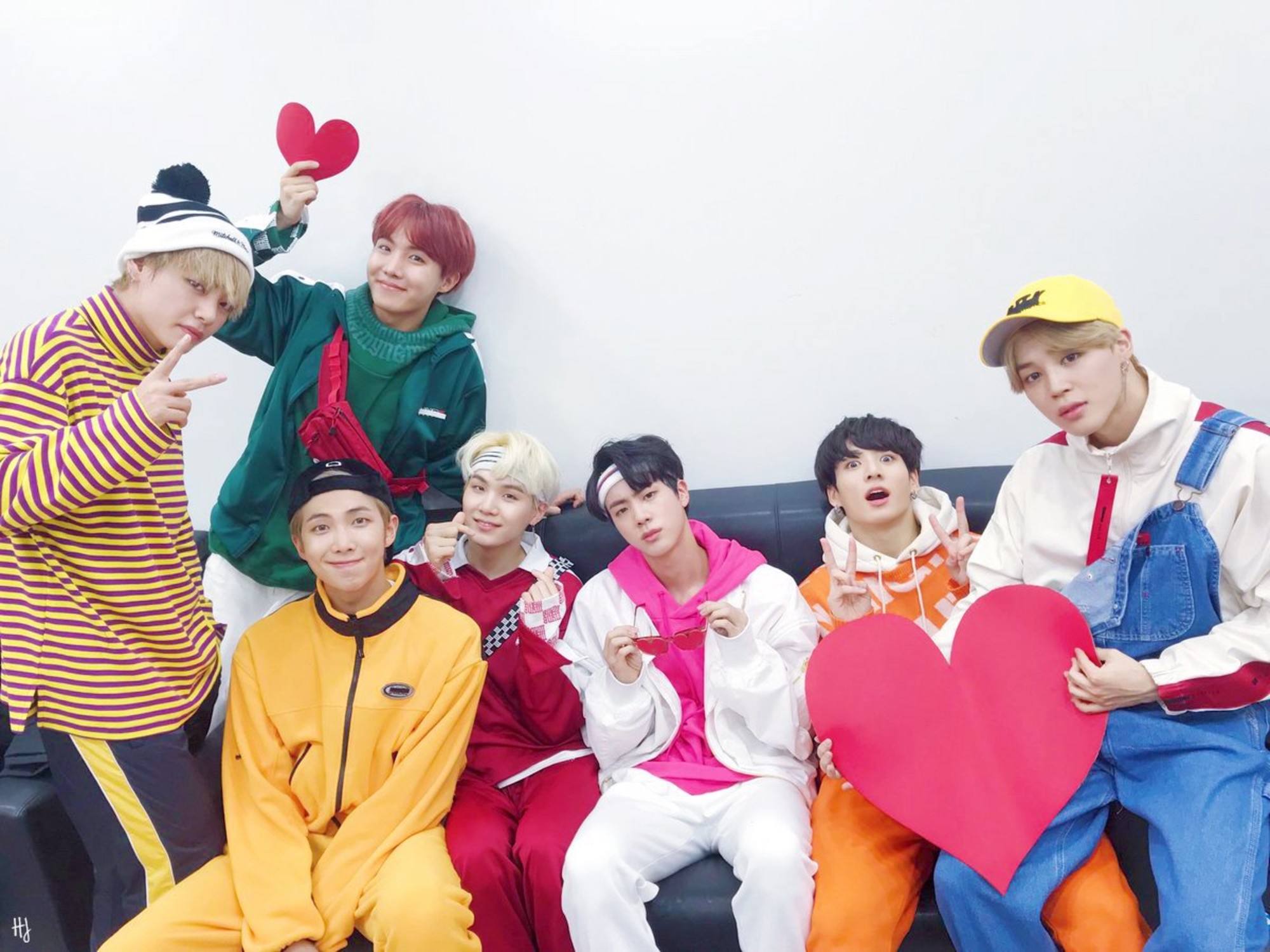 4-times-staff-members-share-about-the-true-personalities-of-bts