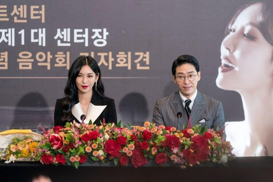 Kim So Yeon And Uhm Ki Joon Hide Their True Selves At Shameless Press Conference In “The Penthouse 3”