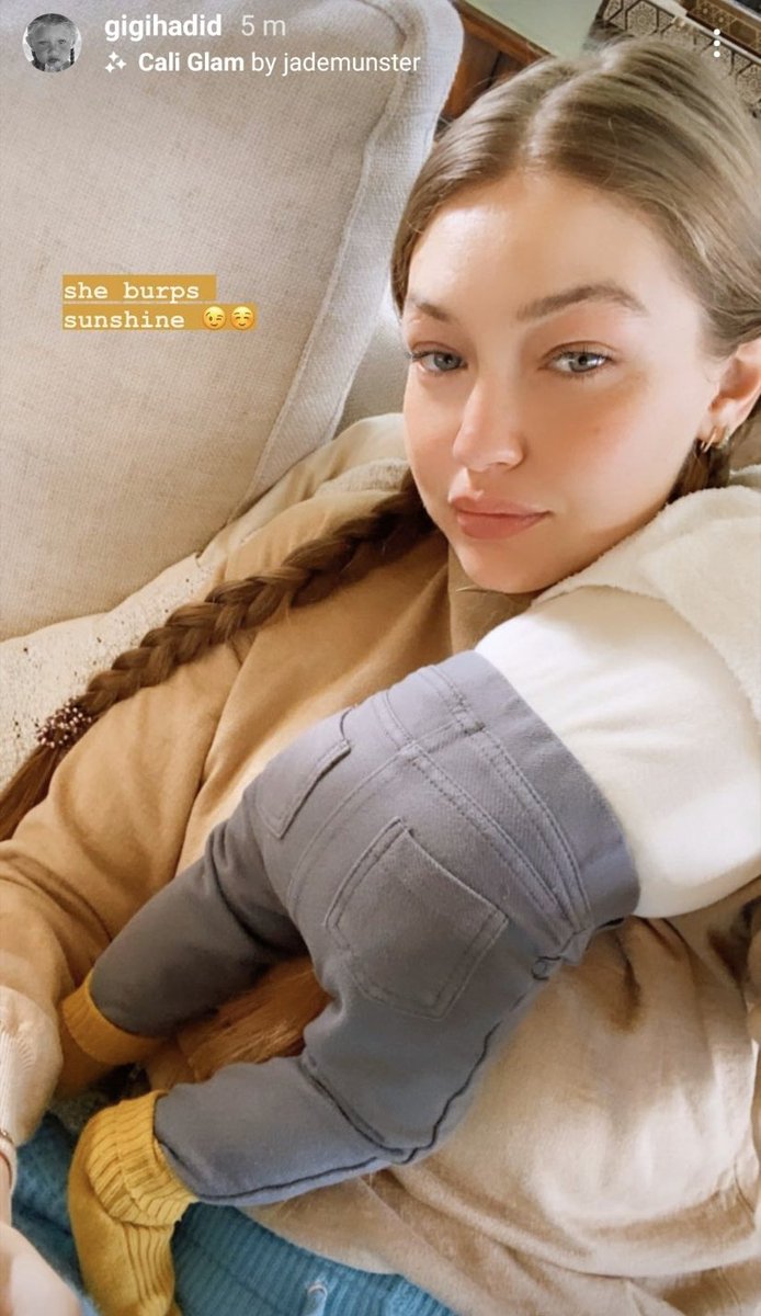 Gigi-Hadid-In-Picture-Of-Holding-Her-Baby-2