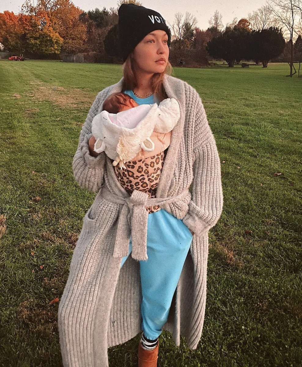 Gigi-Hadid-In-Picture-Of-Holding-Her-Baby