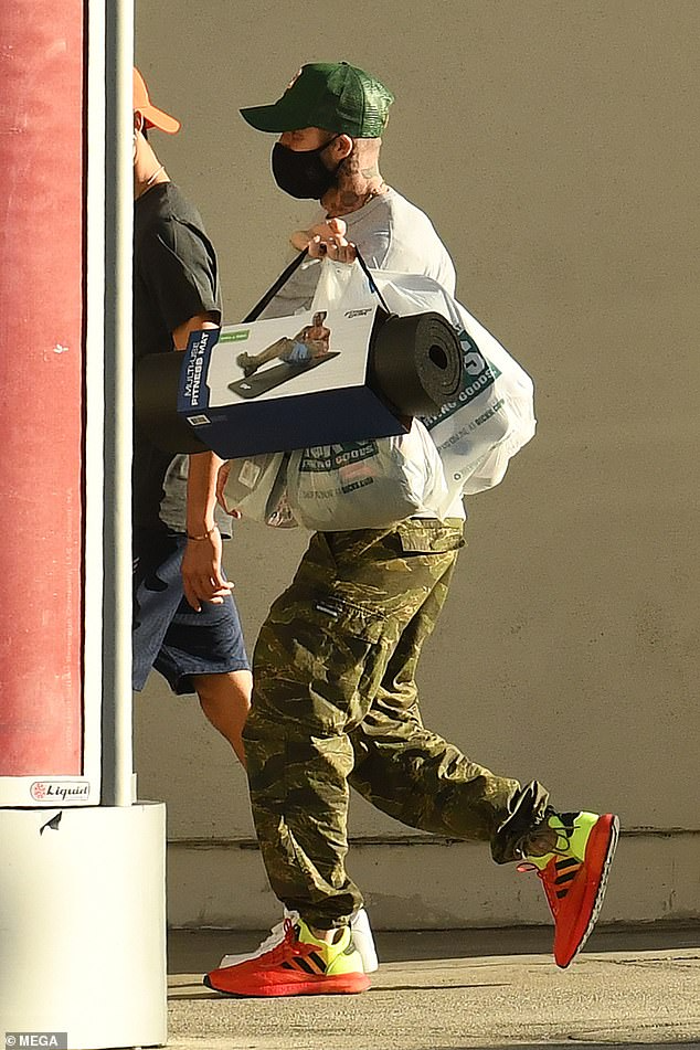 David-Beckham-And-His-Son In The Street-2