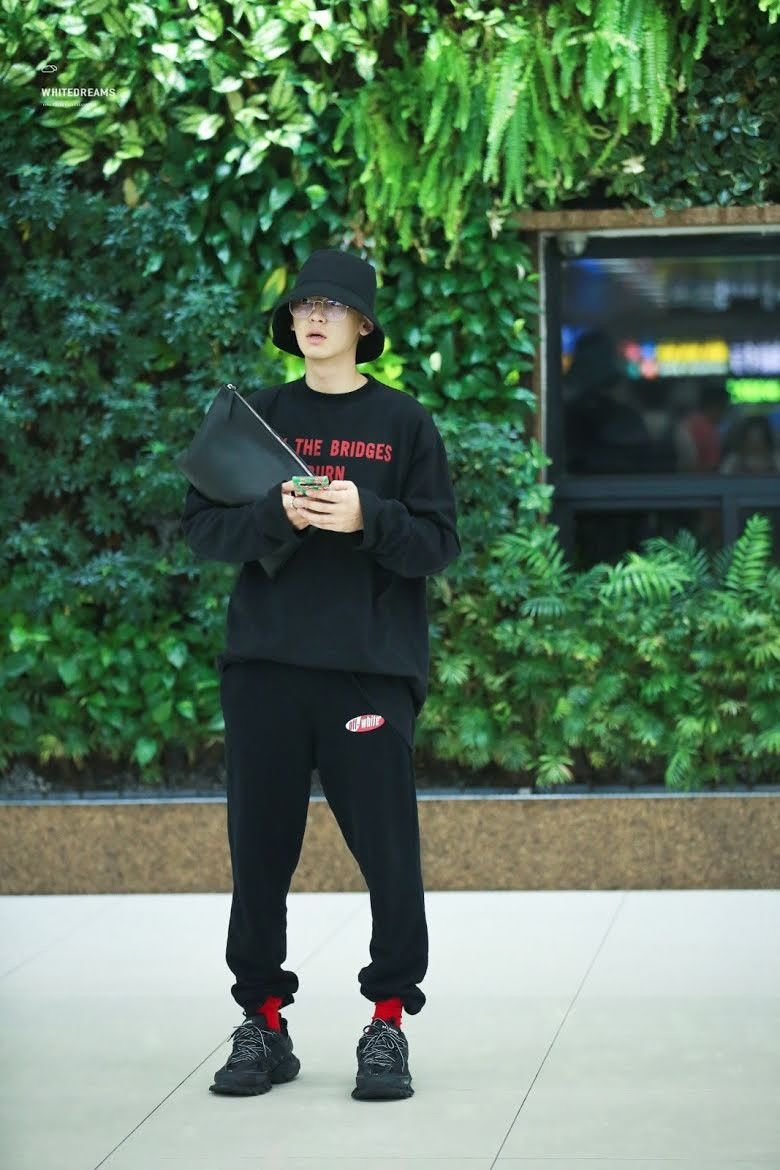10 Airport Outfits That Made Everyone Fall In Love With EXO Chanyeol’s Style