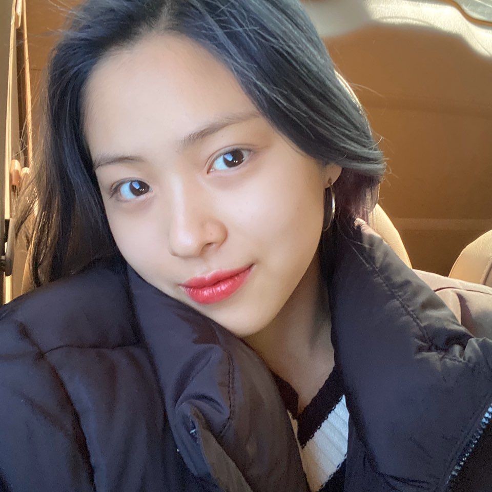 8-Female-K-Pop-Idols-Are-The-Most-Confident-When-Showing-Bare-Face-3