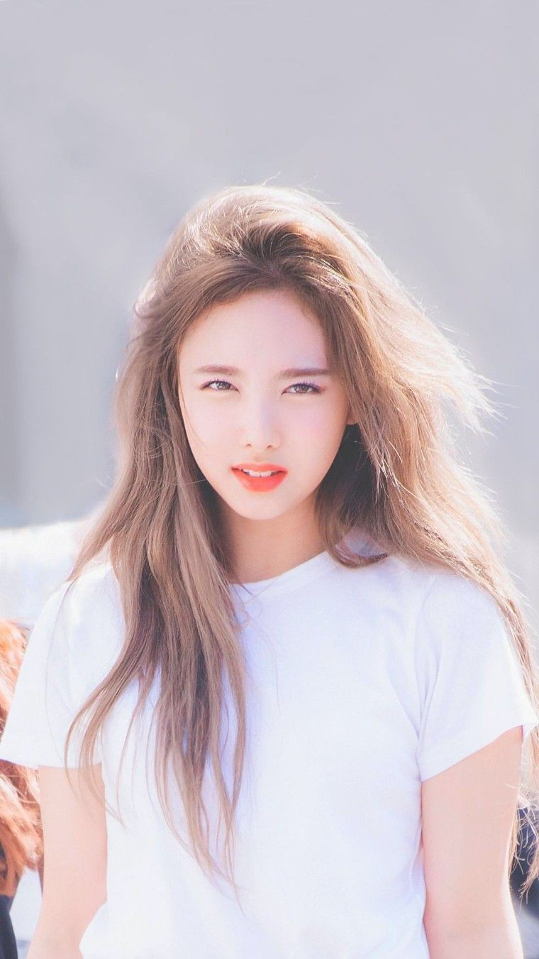 These Idols Are the Current “It Girls” of K-pop, According to Netizens