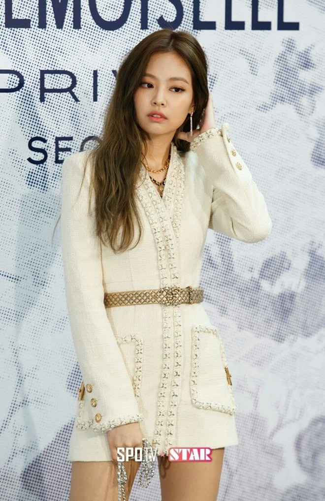 Khí chất con nhà giàu của dàn mỹ nhân này sẽ làm bạn lóa mắt: Jennie thở thôi cũng thần thái, Seohyun xứng danh &quot;con gái tập đoàn Samsung&quot; - Ảnh 2.