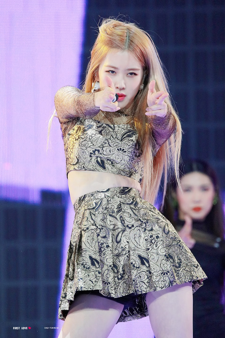 10+ Times BLACKPINK Rosé's Powerful Stage Presence Blew Us Away