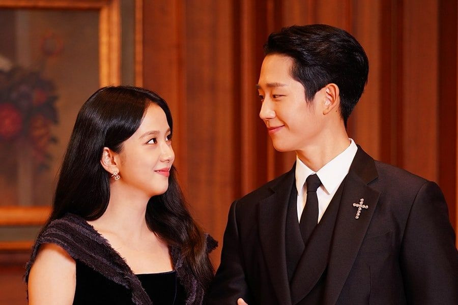 Jung Hae In And BLACKPINK&#39;s Jisoo Dish About Working With Each Other, How  They Were Cast For “Snowdrop,” And More | Soompi