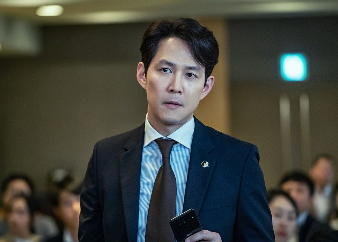 Lee Jung Jae Powers Through A Hectic Schedule In “Chief Of Staff” | Soompi