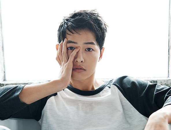 Watch: Song Joong Ki Gives Special Gift To Young Fan | Soompi