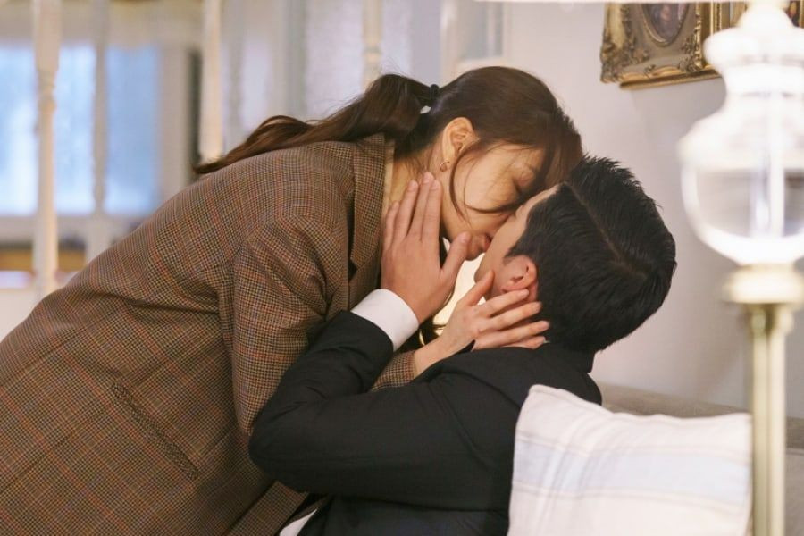 Seo Ji Hye Dishes On Her “Thrilling” Kiss Scene With Yoon Kye Sang In “Kiss Sixth Sense”