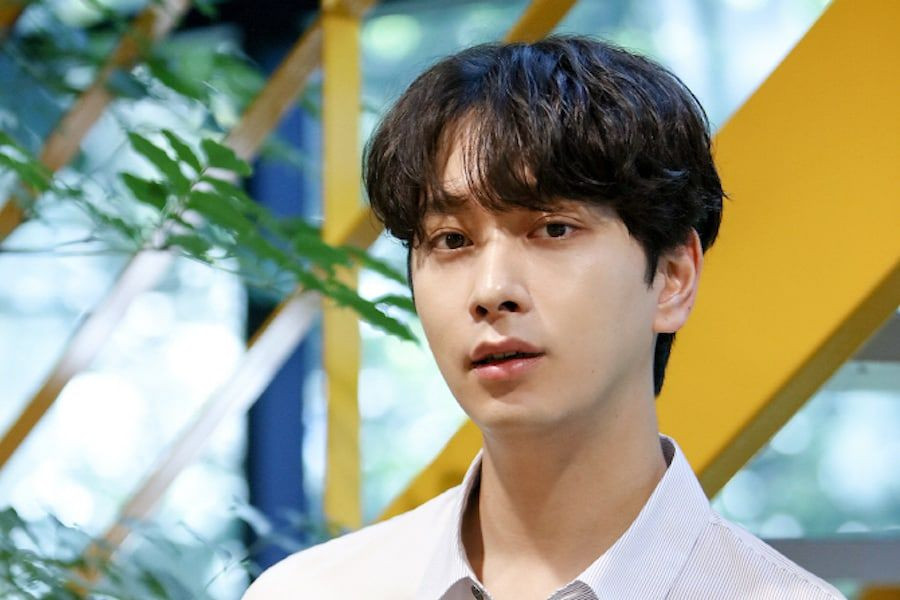 Chansung Comments On Taecyeon Signing With Different Agency And 2PM's  Friendship | Soompi