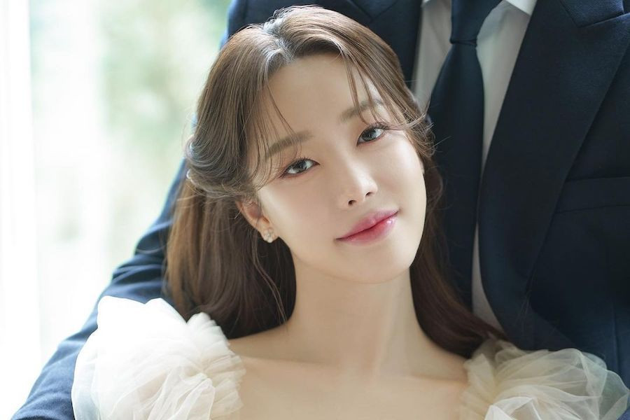 Rainbow’s Go Woori Gets Married + Shares Breathtaking Wedding Photos And Sweet Message