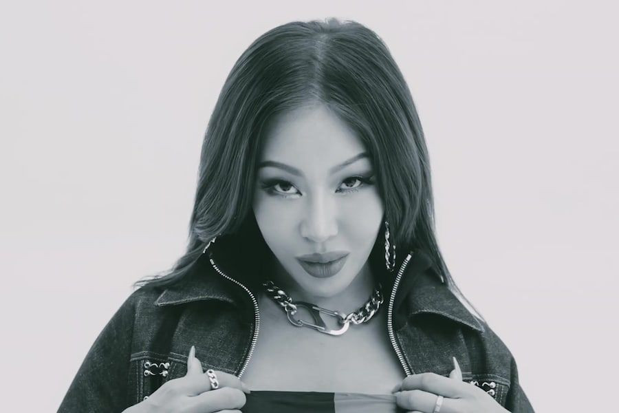 Watch: Jessi Boldly Says To “ZOOM” In With Powerful New Comeback MV | Soompi