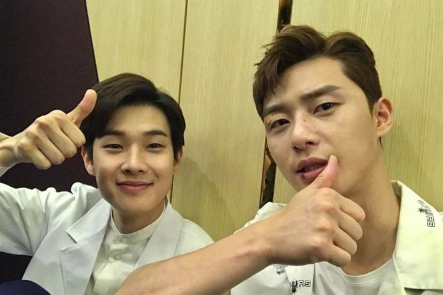 Choi Woo Shik Joins Park Seo Joon In Talks For New “Youn’s Kitchen” Sequel