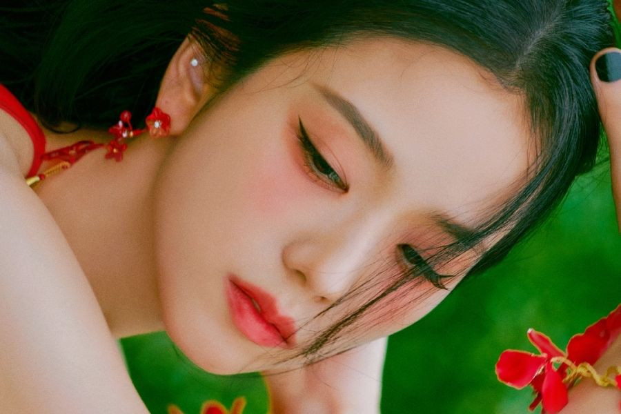 BLACKPINK’s Jisoo Breaks Record For Highest Stock Pre-Orders Achieved By Any Female Soloist In History