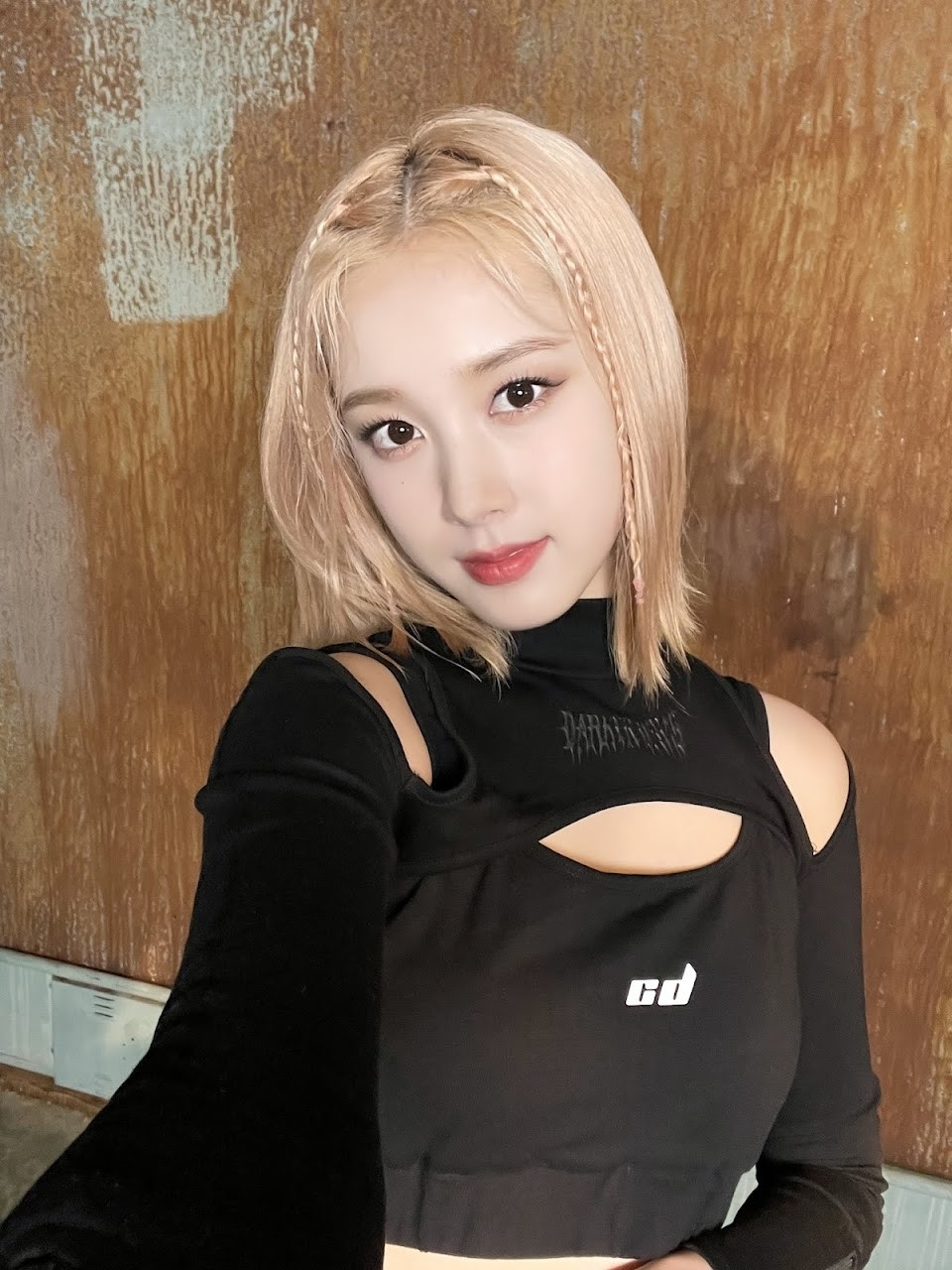 STAYC's J Is Known As The "Short-Haired" Girl In The Group—Here's How She  Feels About It - KpopHit - KPOP HIT