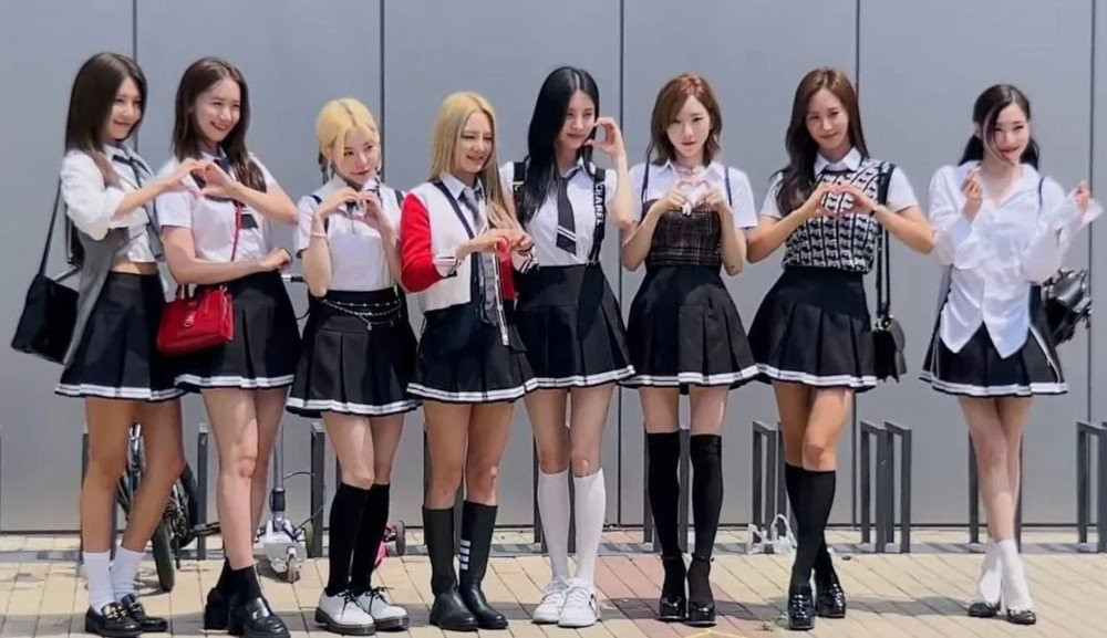 All 8 members of Girls' Generation appear in school uniforms at the JTBC  studio for the filming of 'Knowing Bros' | allkpop