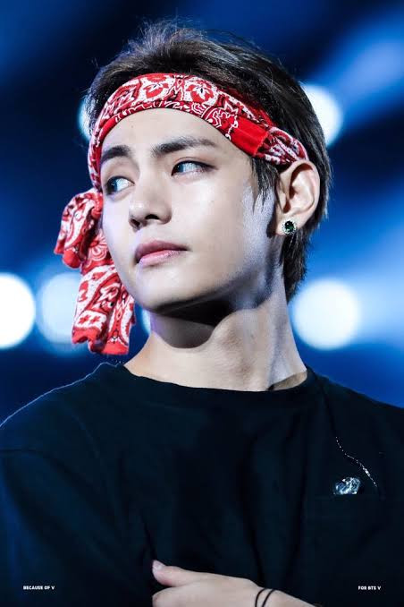 kathika⁷♡ my daughter day on Twitter: "STOP RAISING THESE EYEBROWS KIM  TAEHYUNG THESE ARE GONNA BE THE DEATH OF ME ONE DAY  https://t.co/HxzvyhJTcR" / Twitter