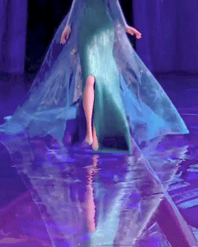 Elsa Sexy walking | Disney elsa, Sexy, Elsa