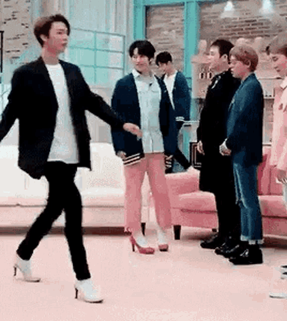 Jessicasprings0 Nct Johnny GIF - Jessicasprings0 Nct Johnny Johnny Heels -  Discover & Share GIFs